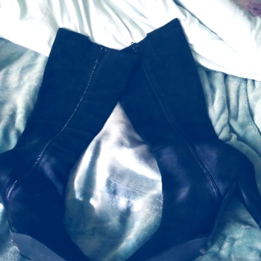 Black  seude boots